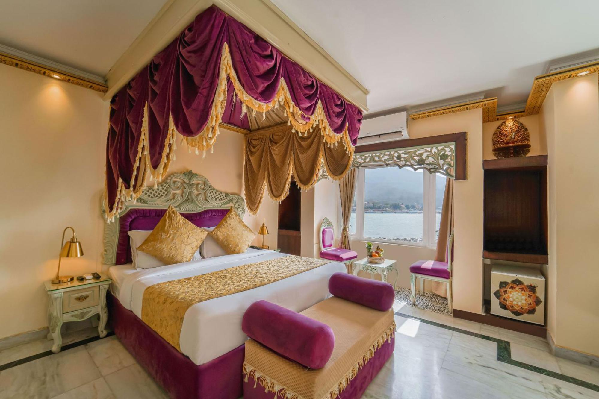 The Neeraj Ganga Heritage Palace リシケーシュ エクステリア 写真