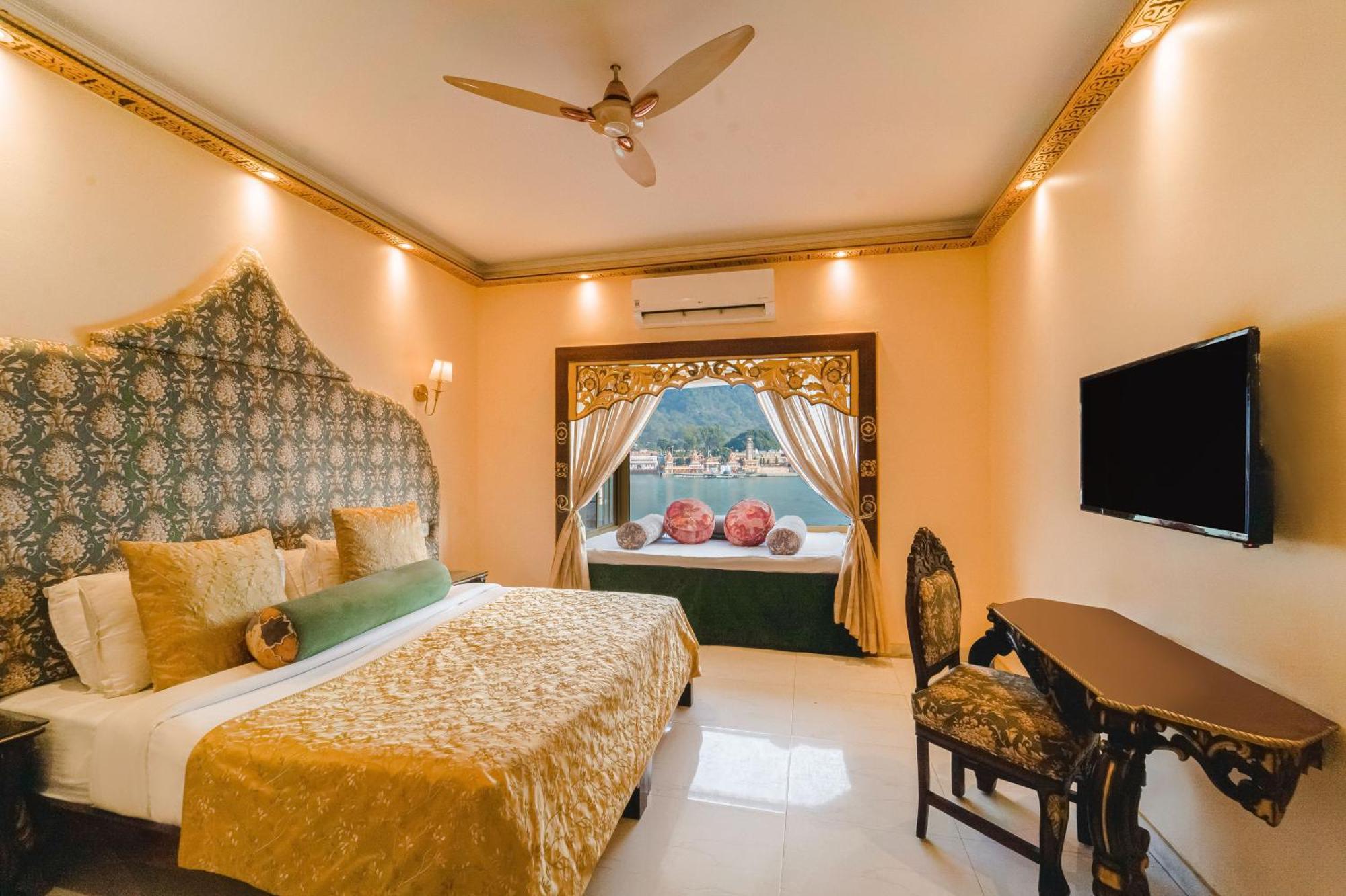 The Neeraj Ganga Heritage Palace リシケーシュ エクステリア 写真