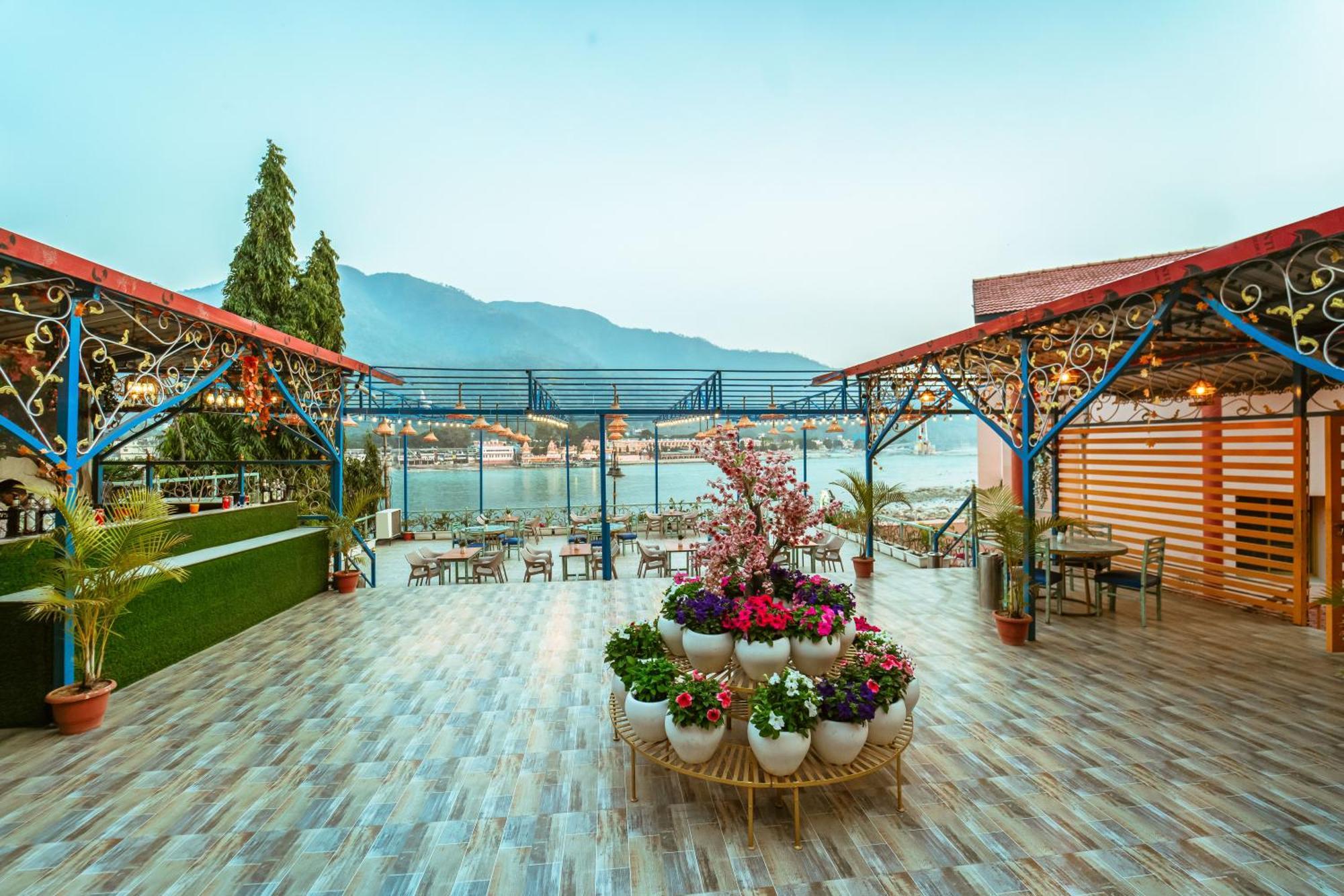 The Neeraj Ganga Heritage Palace リシケーシュ エクステリア 写真