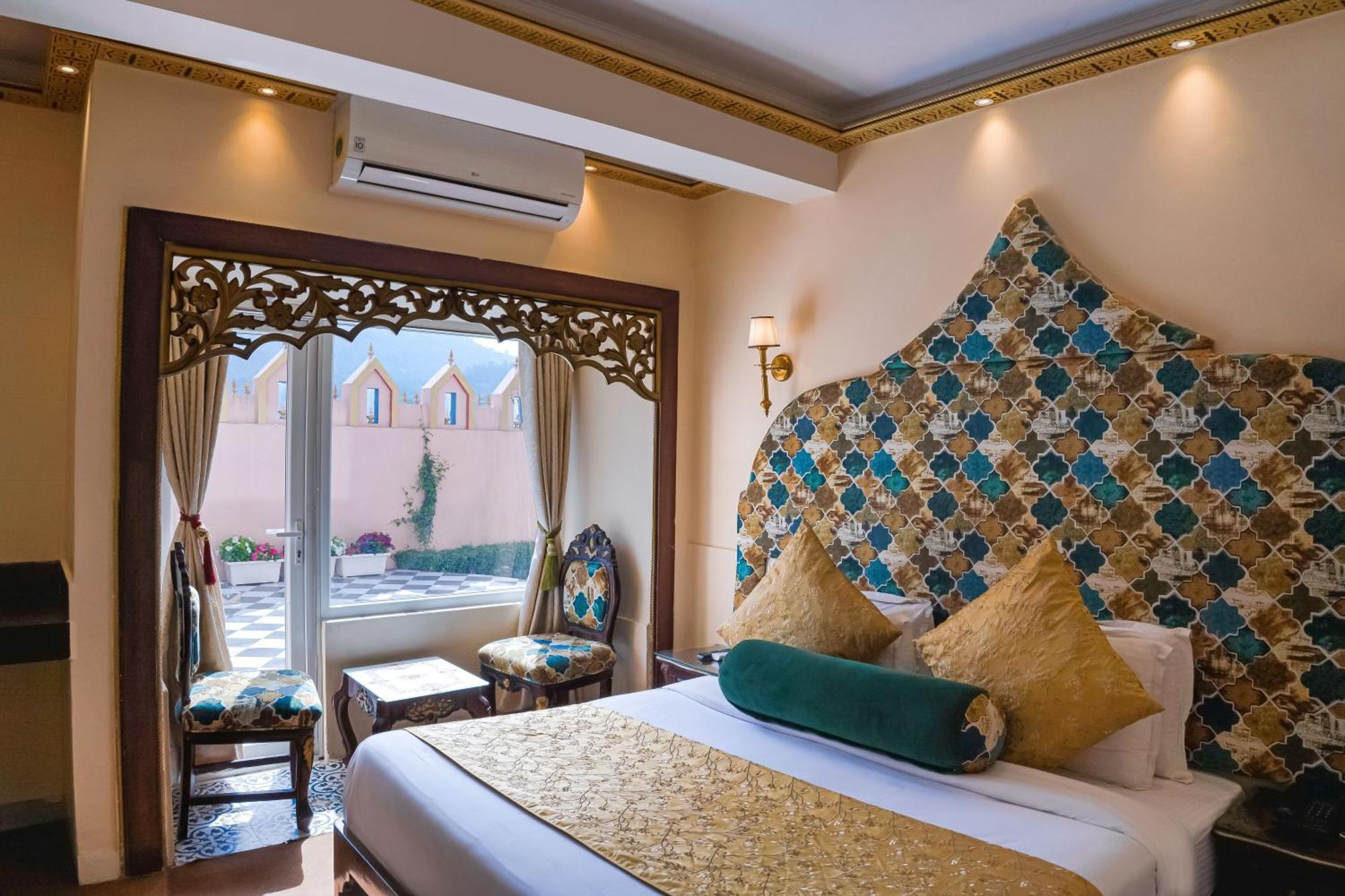 The Neeraj Ganga Heritage Palace リシケーシュ エクステリア 写真