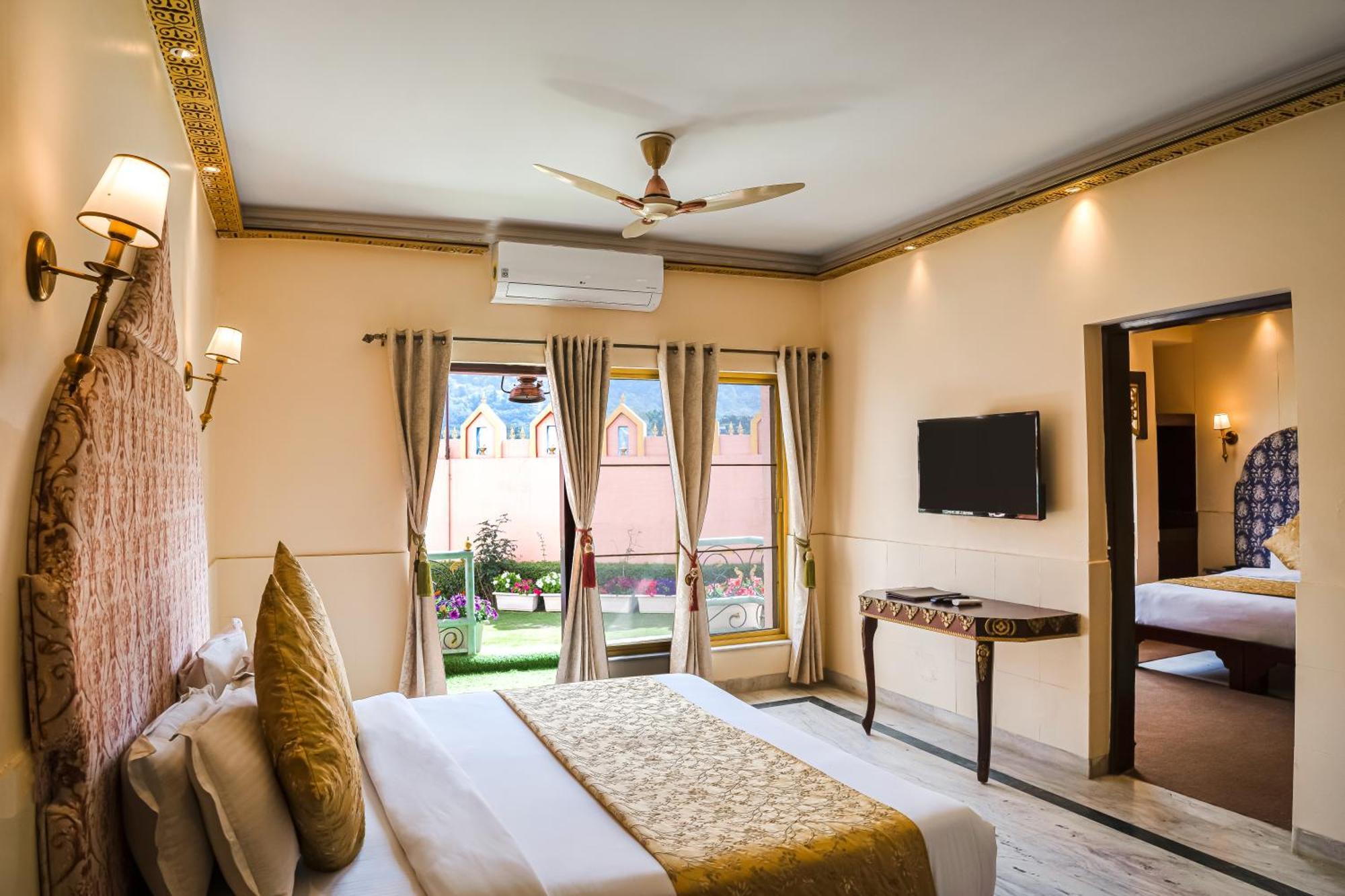 The Neeraj Ganga Heritage Palace リシケーシュ エクステリア 写真